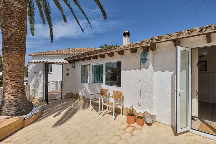 House | Resale in Moraira in Moraira, Costa Blanca - Photo 3