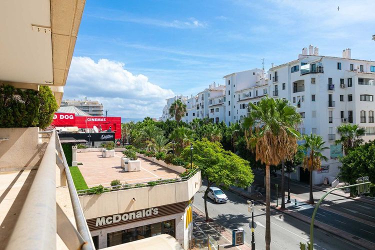 Apartment | Resale in Puerto Banús - Development photo 1