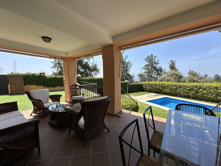 House | Resale in Málaga Este in Málaga Este, Costa del Sol - Photo 3