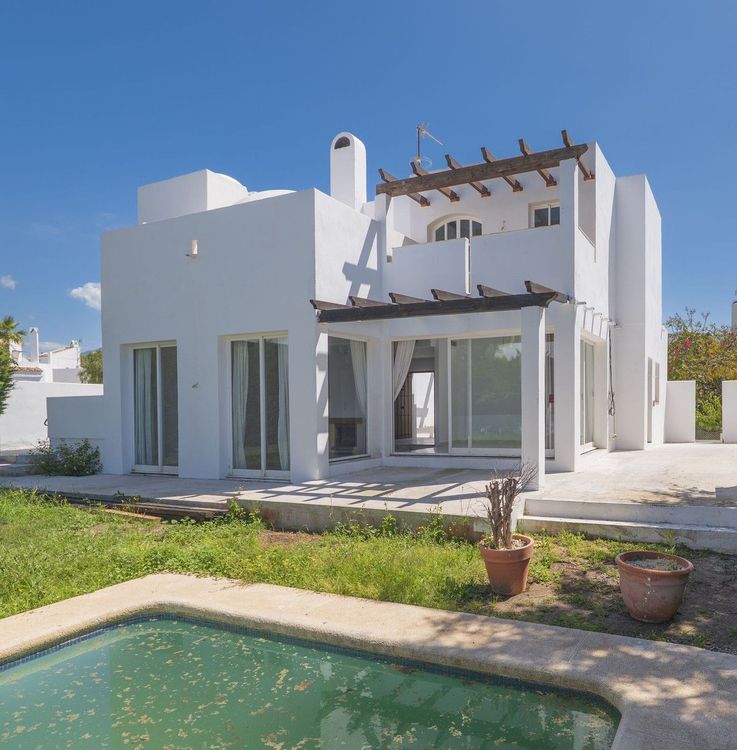 House | Resale in Puerto Banús in Puerto Banús, Nueva Andalucía, Costa del Sol - Photo 2