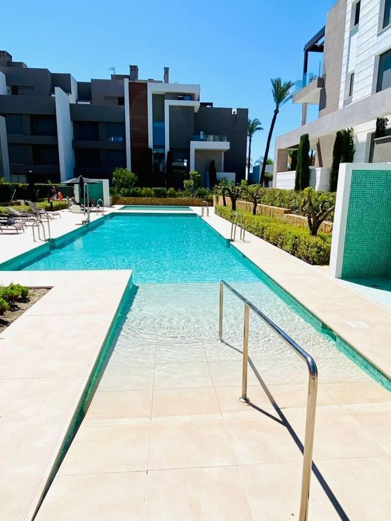 Apartment | Resale in New Golden Mile in New Golden Mile, Costa del Sol - Photo 3