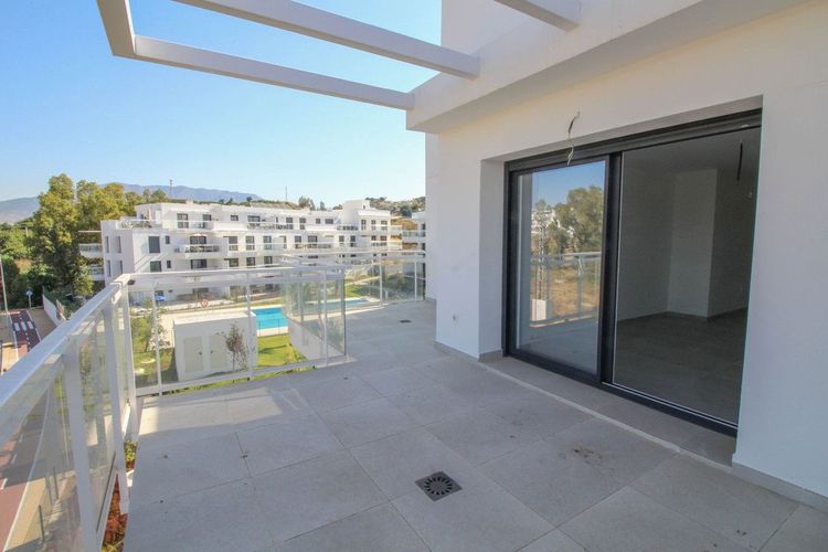 Apartment | Resale in La Cala de Mijas in La Cala de Mijas, Costa del Sol - Photo 2