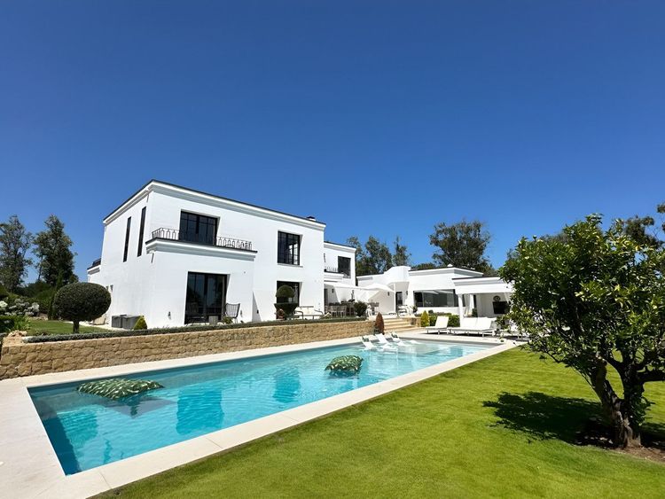 House | Resale in Sotogrande in Sotogrande Others, Costa del Sol - Photo 2