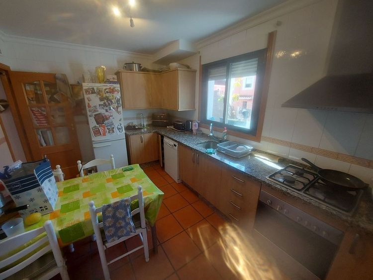 House | Resale in San Luis de Sabinillas in San Luis de Sabinillas, Costa del Sol - Photo 4