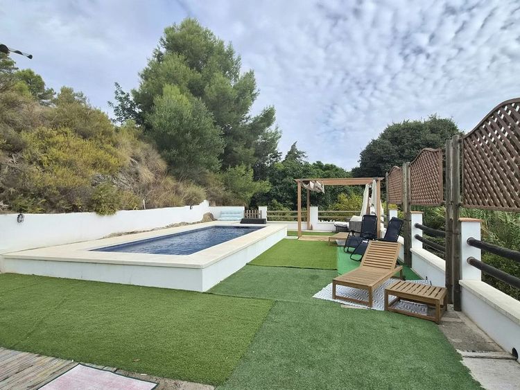 House | Resale in Alhaurín el Grande in Alhaurín el Grande, Valle de Guadalhorce, Costa del Sol - Photo 5