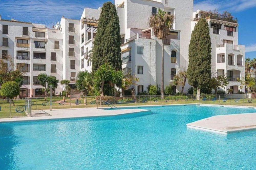Apartment | Resale in Puerto Banús in Puerto Banús, Costa del Sol - Main property photo