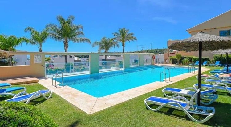 listing card gallery