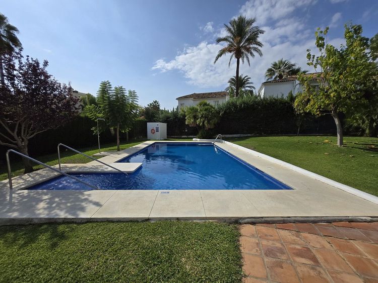 House | Resale in The Golden Mile in The Golden Mile, Costa del Sol - Photo 5