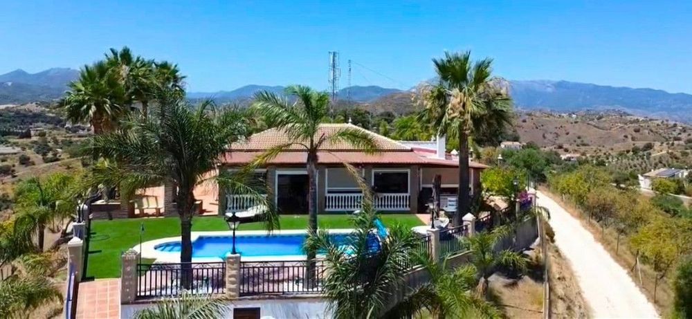 House | Resale in Coín in Coín, Costa del Sol - Main property photo