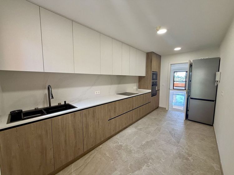 Penthouse | Resale in Benahavís in Benahavís Others, Costa del Sol - Photo 5