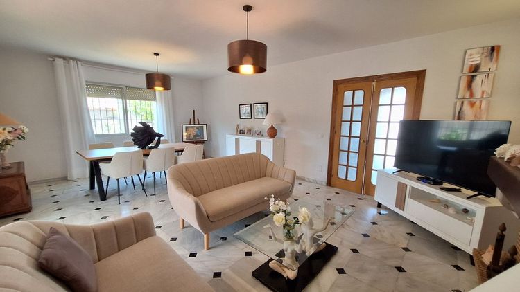 House | Resale in Estepona in Estepona, Costa del Sol - Photo 5