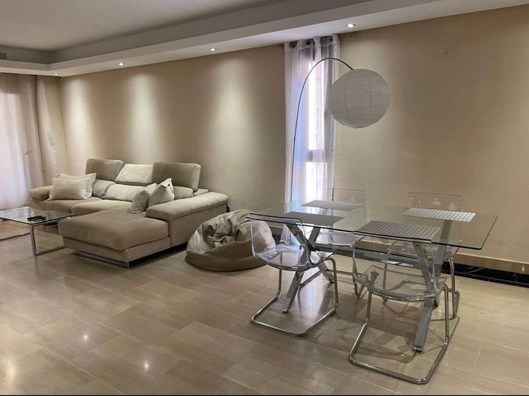 Apartment | Resale in New Golden Mile in New Golden Mile, Estepona East Others, Costa del Sol - Photo 2