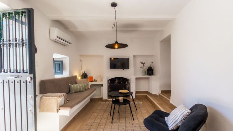 House | Resale in Guaro - Development photo 1