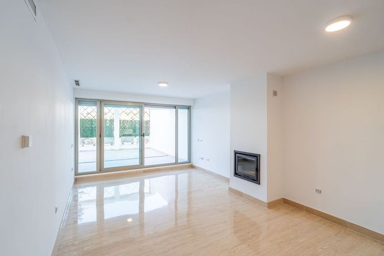 Apartment | Resale in La Cala de Mijas in La Cala de Mijas, Costa del Sol - Photo 3