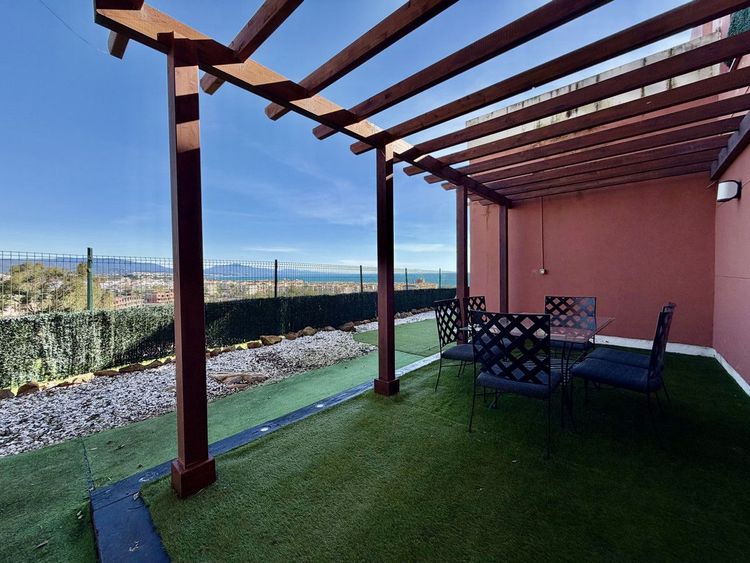 Apartment | Resale in La Duquesa in La Duquesa, Costa del Sol - Photo 2