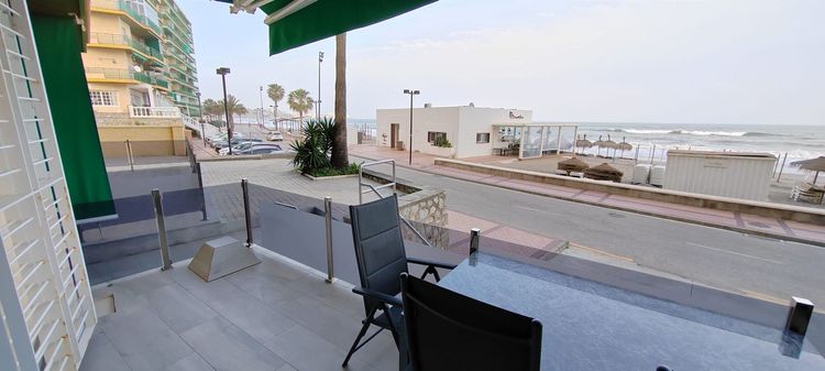 Apartment | Resale in Fuengirola in Fuengirola Others, Costa del Sol - Photo 2