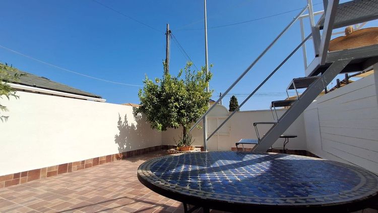 House | Resale in Playa Flamenca in Playa Flamenca, Costa Blanca - Photo 5