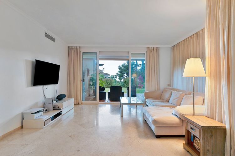 Apartment | Resale in Sierra Blanca in Sierra Blanca, Costa del Sol - Photo 4