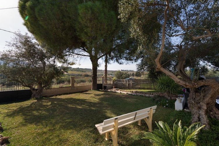 House | Resale in Alhaurín el Grande in Alhaurín el Grande, Costa del Sol - Photo 4