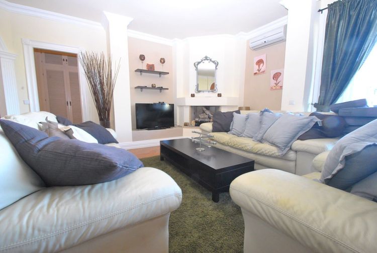 Apartment | Resale in Los Monteros in Los Monteros, Costa del Sol - Photo 4