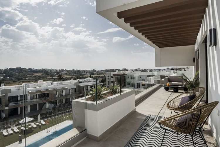 Penthouse | Resale in Estepona in Estepona, Costa del Sol - Photo 3