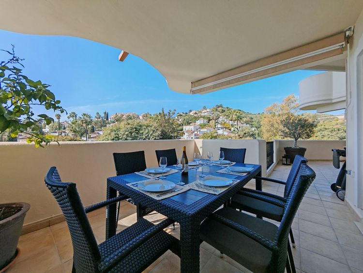 Apartment | Resale in Nueva Andalucía Others in Nueva Andalucía Others, Costa del Sol - Photo 4