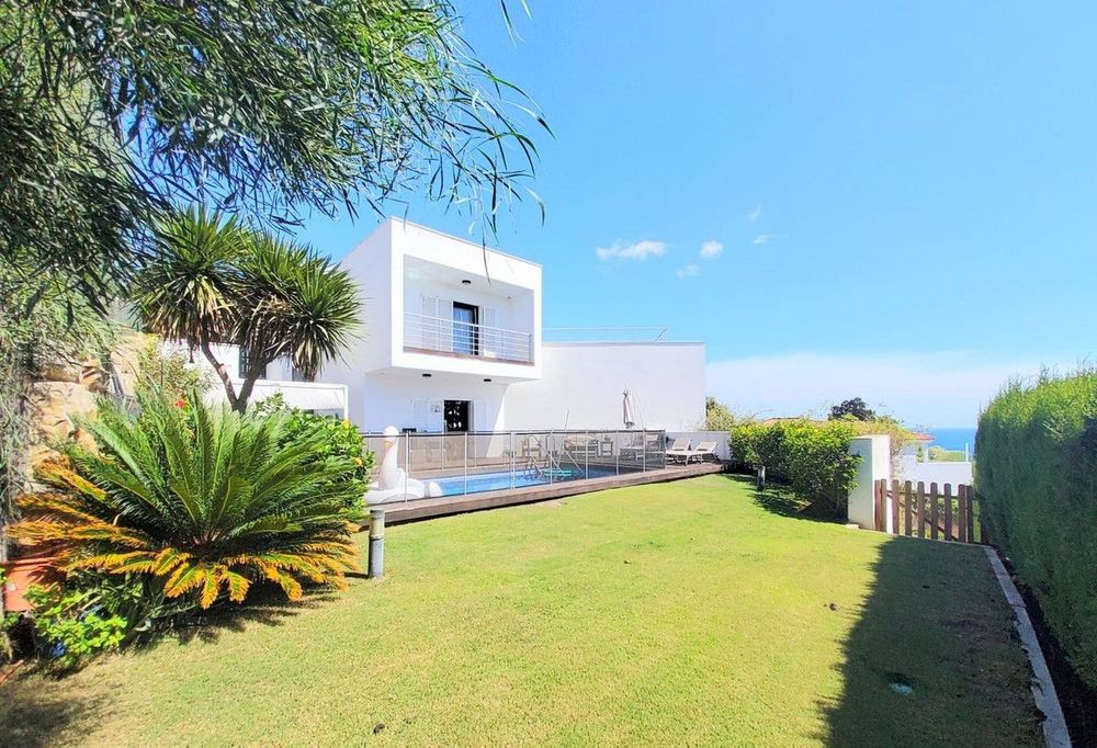 House | Resale in Torreguadiaro in Torreguadiaro, Costa del Sol - Main property photo