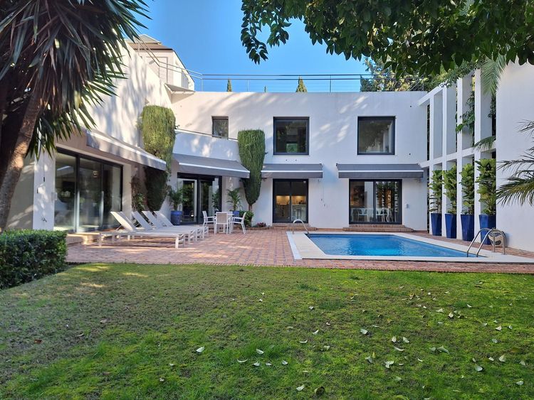 House | Resale in Nueva Andalucía - Development photo 1