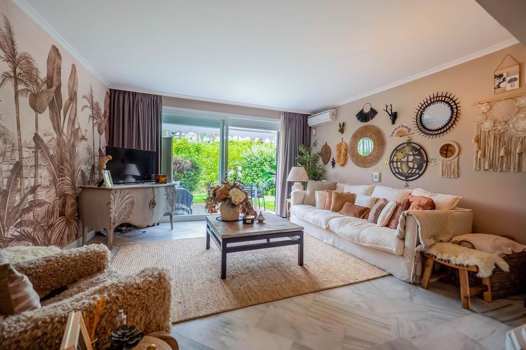 Apartment | Resale in Elviria in Elviria, Costa del Sol - Photo 2