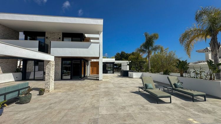 House | Resale in Villamartin in Villamartin, Costa Blanca - Photo 5