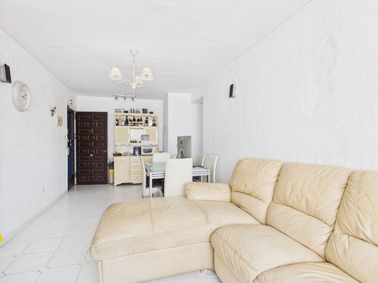 Apartment | Resale in Estepona in Estepona, Costa del Sol - Photo 4