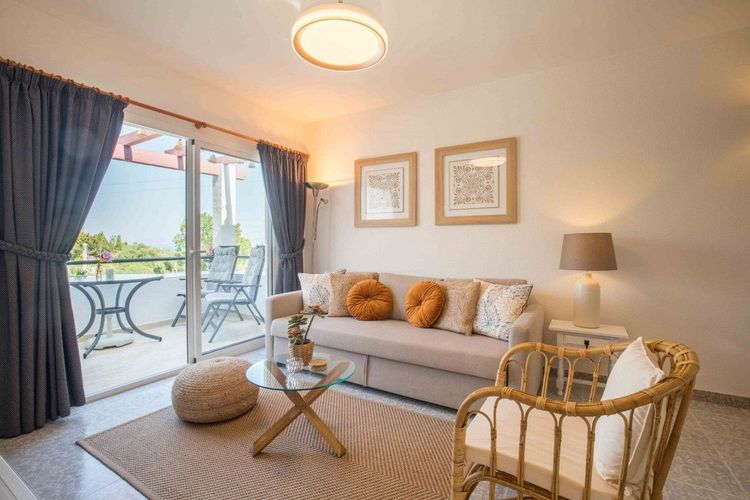 Apartment | Resale in Benalmadena in Benalmadena Others, Costa del Sol - Photo 3