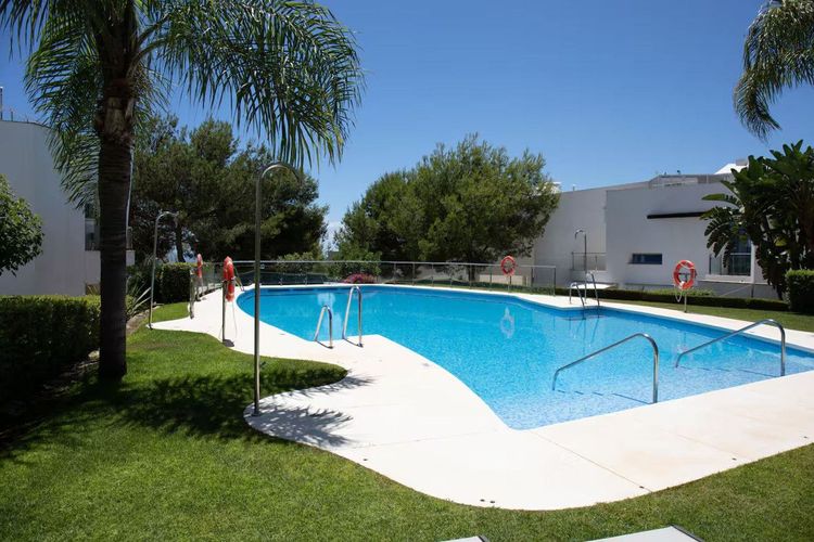 House | Resale in Sierra Blanca in Sierra Blanca, Costa del Sol - Photo 3