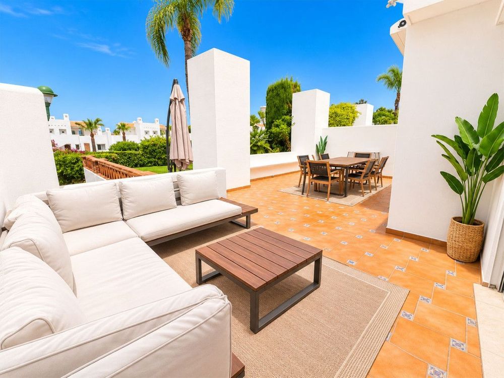 Apartment | Resale in Los Monteros in Los Monteros, Costa del Sol - Main property photo