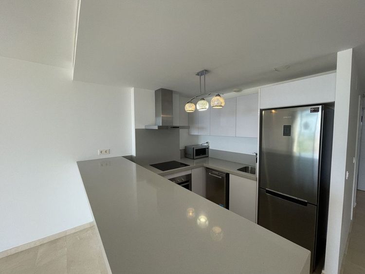 Apartment | Resale in Villajoyosa in Villajoyosa, Costa Blanca - Photo 3