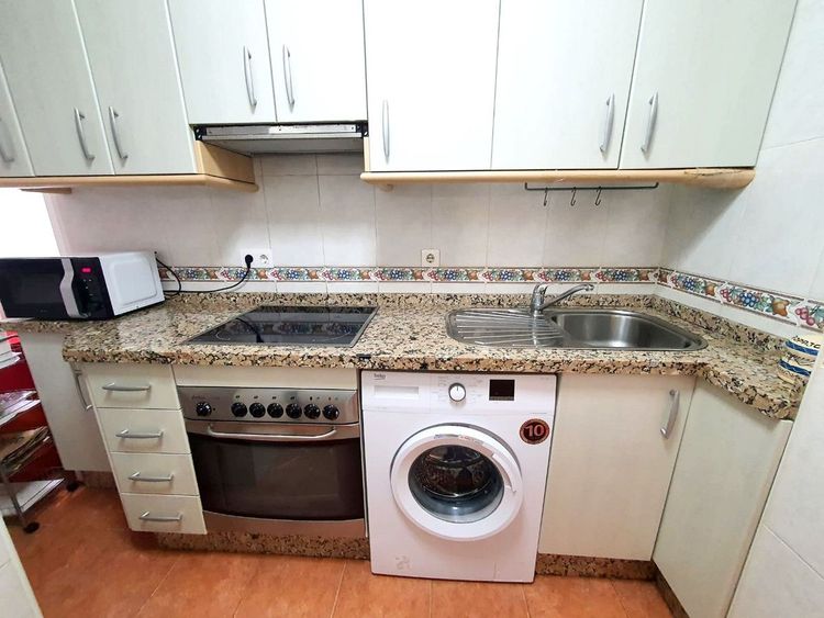 Apartment | Resale in Fuengirola in Fuengirola Others, Costa del Sol - Photo 5