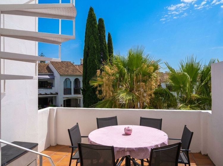 Penthouse | Resale in El Paraiso in El Paraiso, Costa del Sol - Photo 3