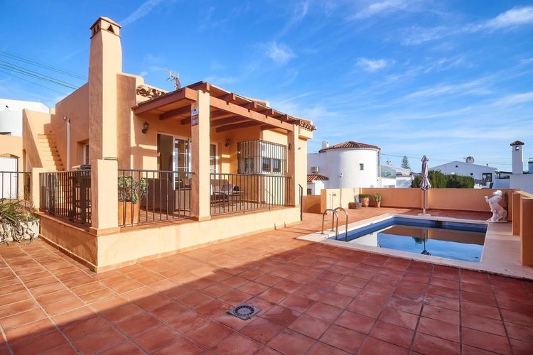 House | Resale in El Faro in El Faro, Costa del Sol - Photo 5
