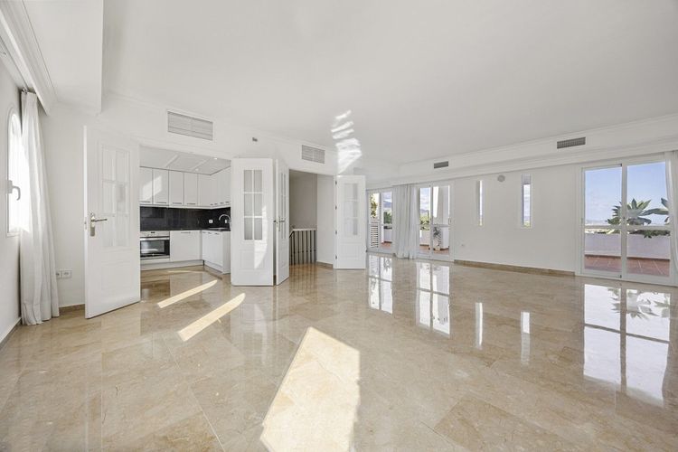 Penthouse in Marbella in Marbella Others, Marbella, Costa del Sol - Photo 2