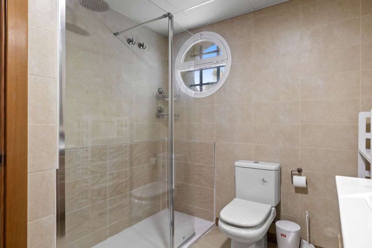 House | Resale in El Faro in El Faro, Costa del Sol - Photo 3