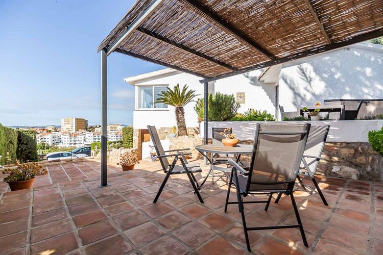 House | Resale in Torreblanca in Torreblanca, Costa del Sol - Photo 5