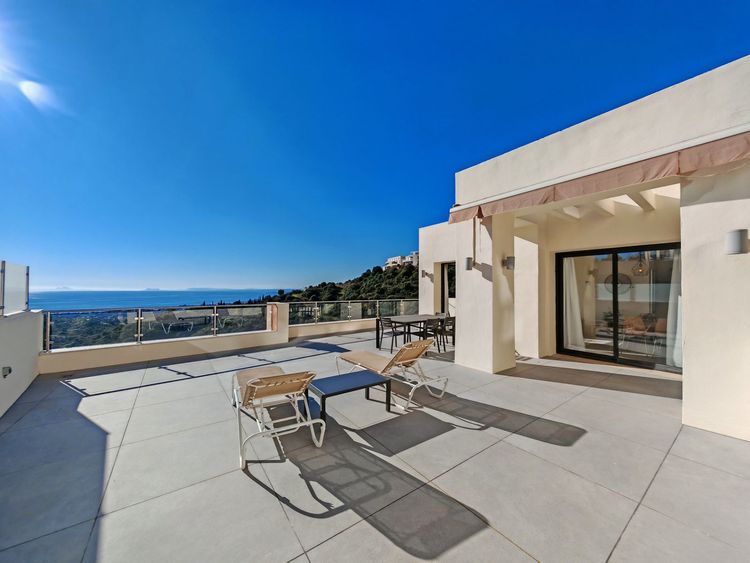 listing card gallery