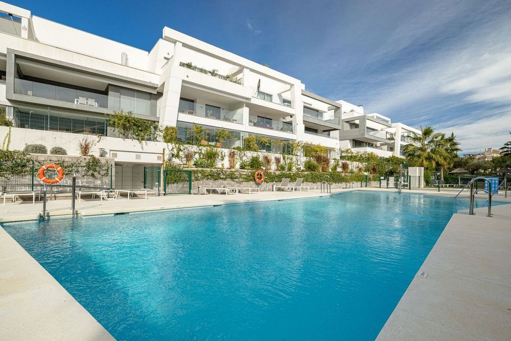 Apartment | Resale in Estepona in Estepona, Costa del Sol - Main property photo