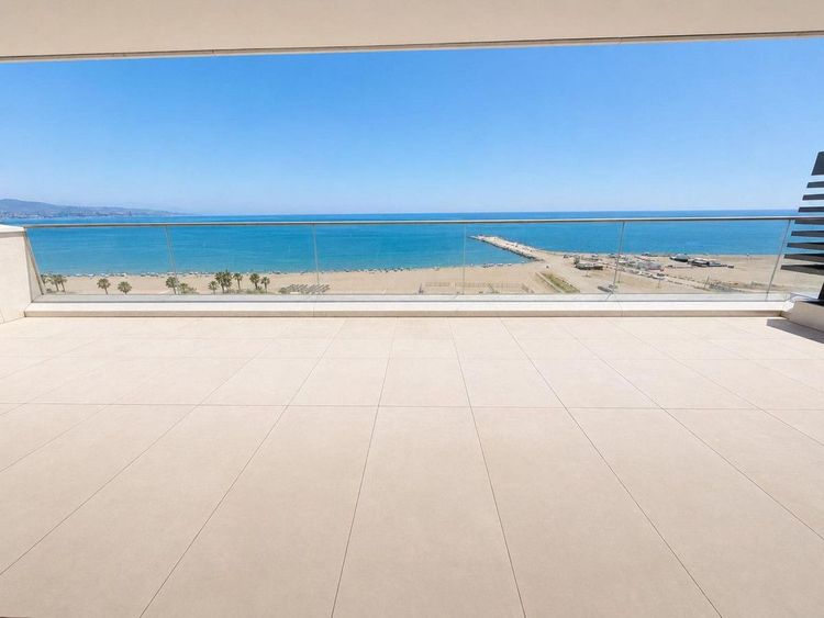 Apartment | Resale in Málaga in Málaga, Costa del Sol - Photo 3