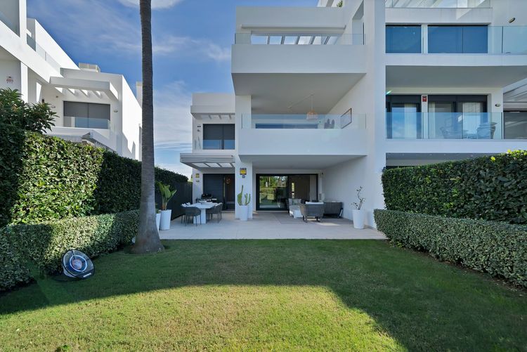 Apartment | Resale in Estepona in Estepona, Costa del Sol - Photo 3