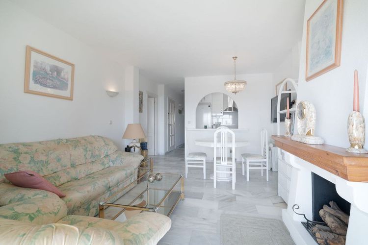 Apartment | Resale in La Cala de Mijas in La Cala de Mijas, Costa del Sol - Photo 4