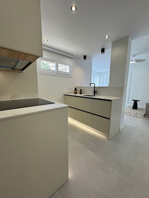 Apartment | Resale in Marbella in Marbella Others, Costa del Sol - Photo 5