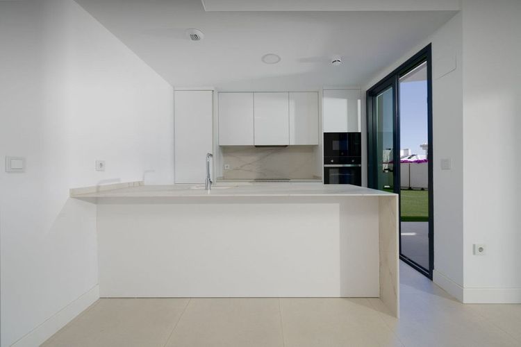 Apartment | Resale in Fuengirola in Fuengirola Others, Costa del Sol - Photo 5