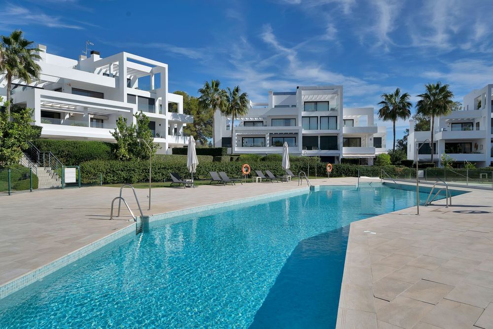 Apartment | Resale in Estepona in Estepona, Costa del Sol - Main property photo