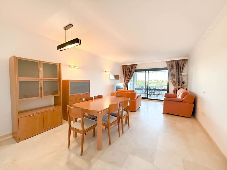 Apartment | Resale in Estepona in Estepona, Costa del Sol - Photo 5